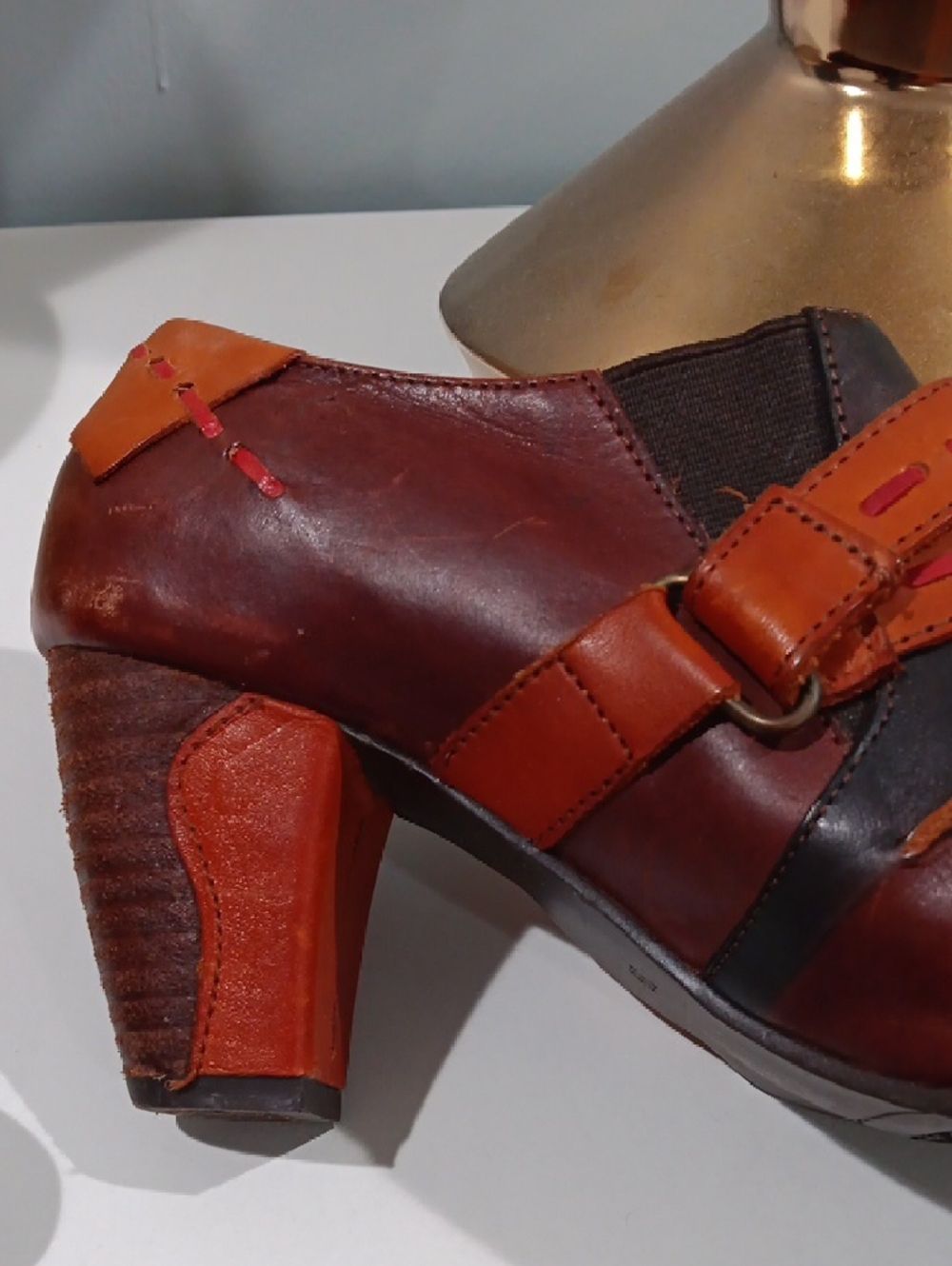L'ATISTE Two-Tone Brown and Orange Leather Block Heel Pumps - Picture 3 of 5